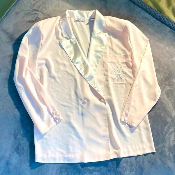 Silky Blazer - Picture 2 of 5